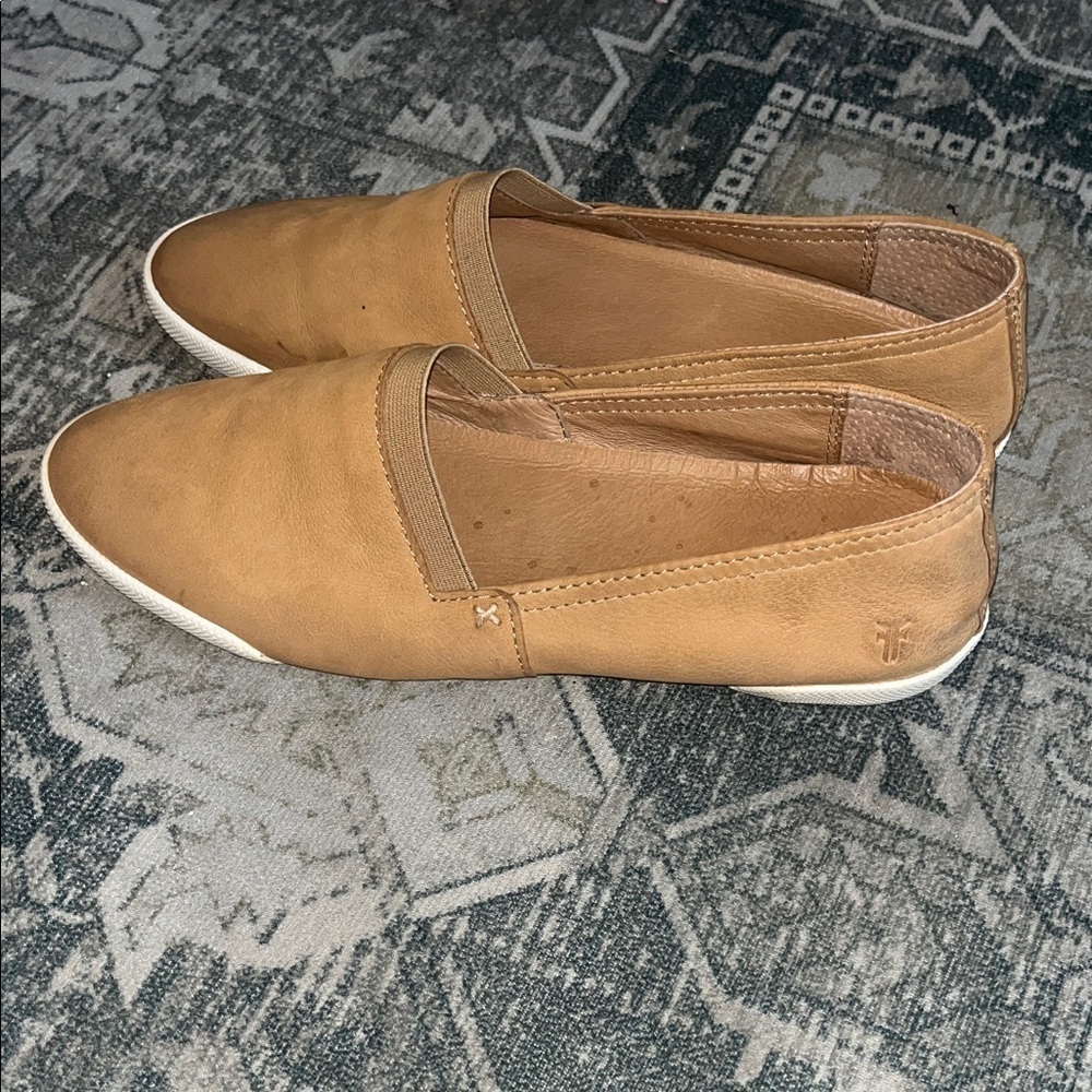 Frye Women’s Melanie Slip On Sneaker size 9